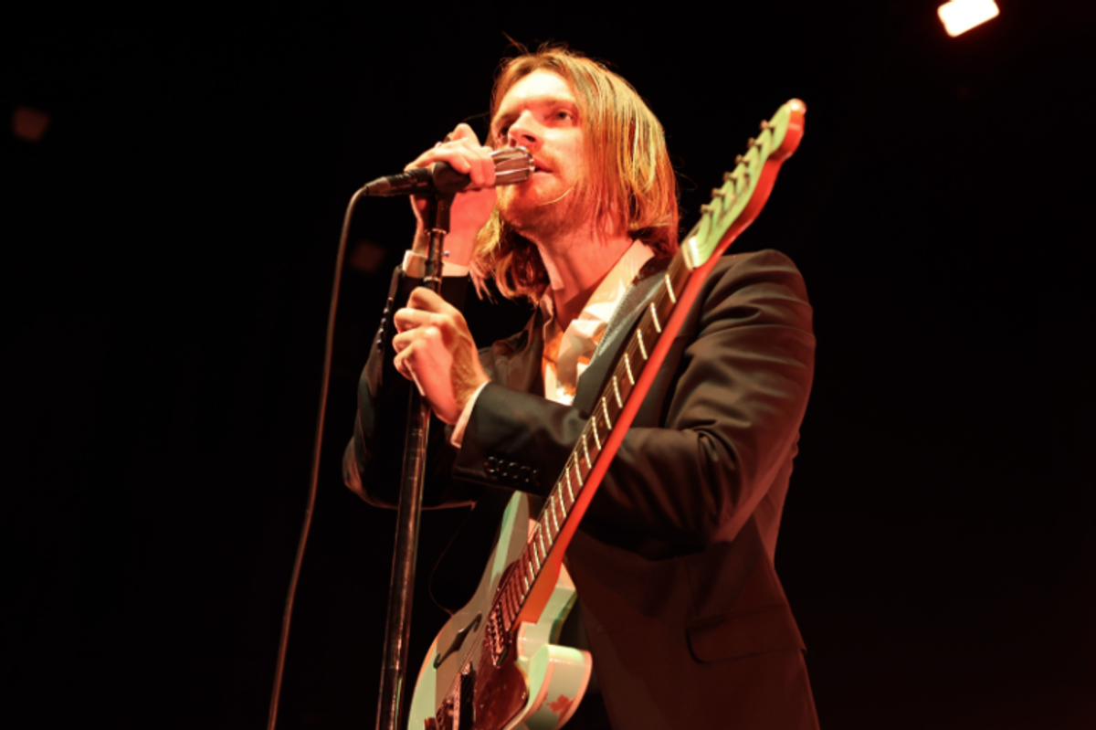 Finneas affirme avoir été gazé lors d’une manifestation de l’ICE «très pacifique» à Los Angeles