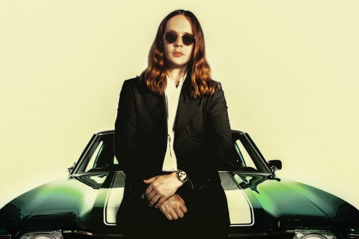 Billy Strings Is a Wrinkled Old Man Raging Against a Hot Rodder in ‘Leadfoot’ Video