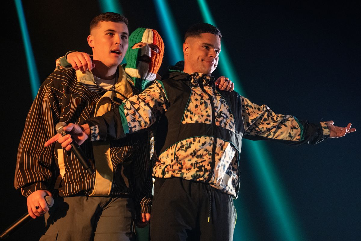 Kneecap répond aux critiques, après Coachella