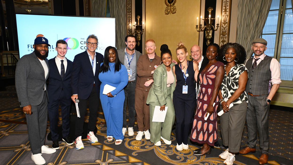 Yvette Nicole Brown, Dean Norris, More Celebs Hit DNC. We’re Along for the Ride