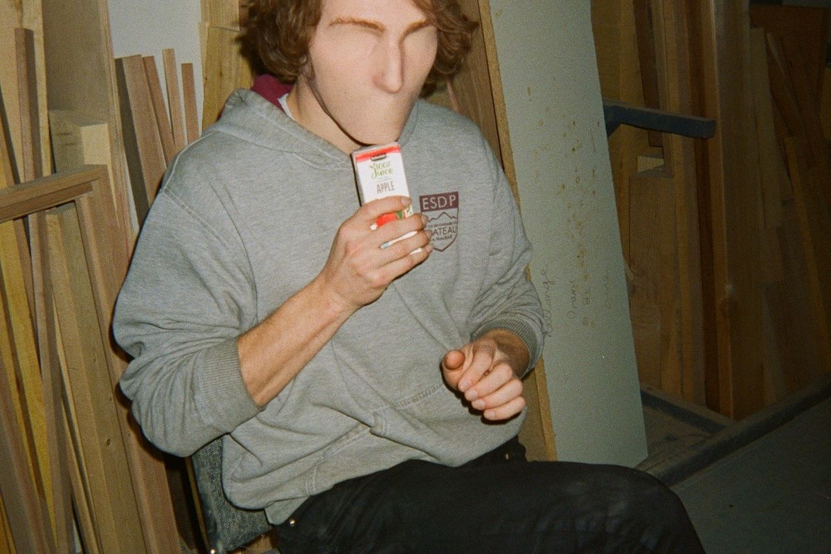 Philippe Brach souligne la fin de sa tournée avec un clip