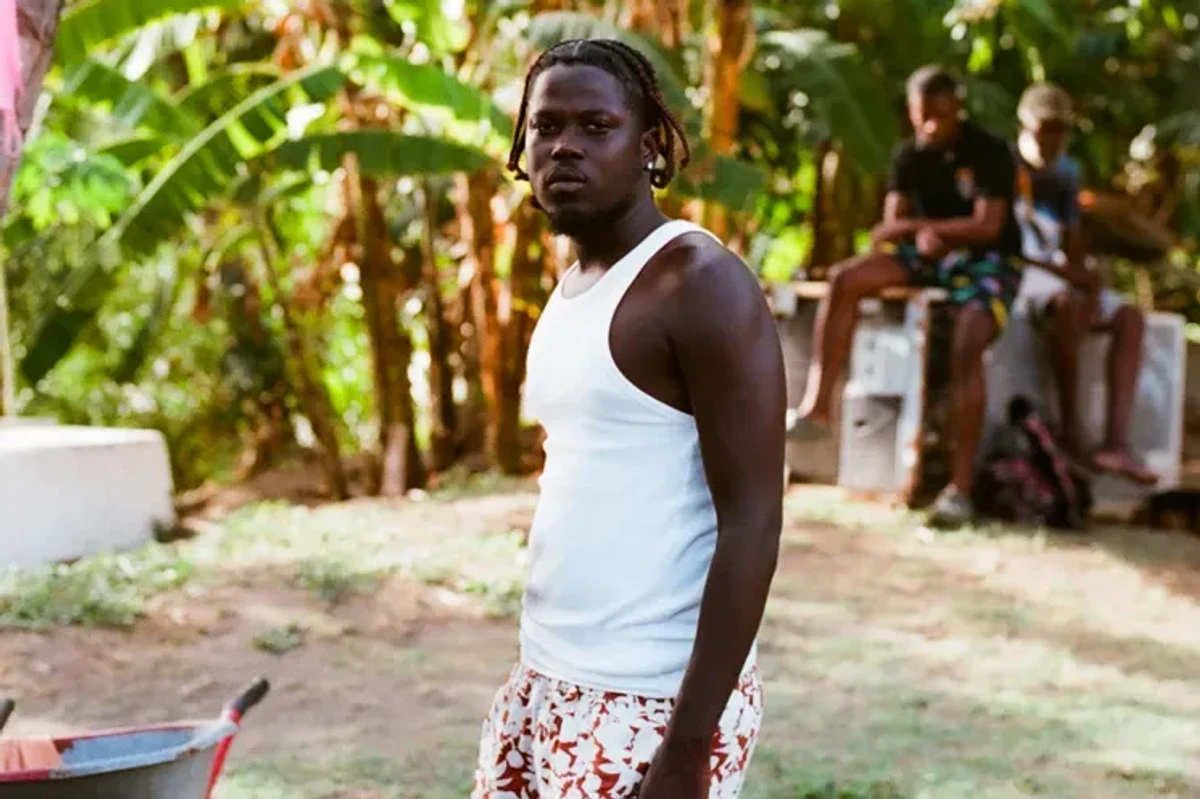 Skiifall invite Jorja Smith dans son monde