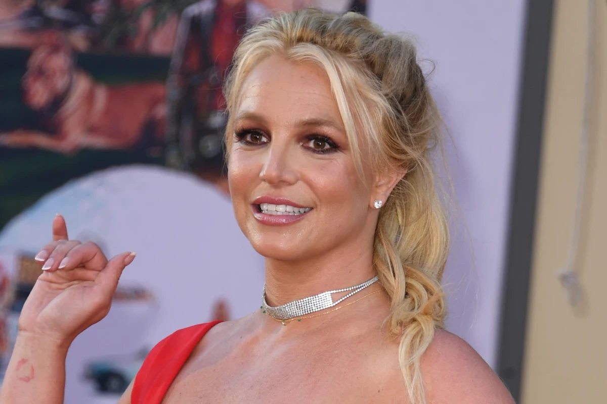 Britney Spears s'excuse d'avoir fumé dans un avion
