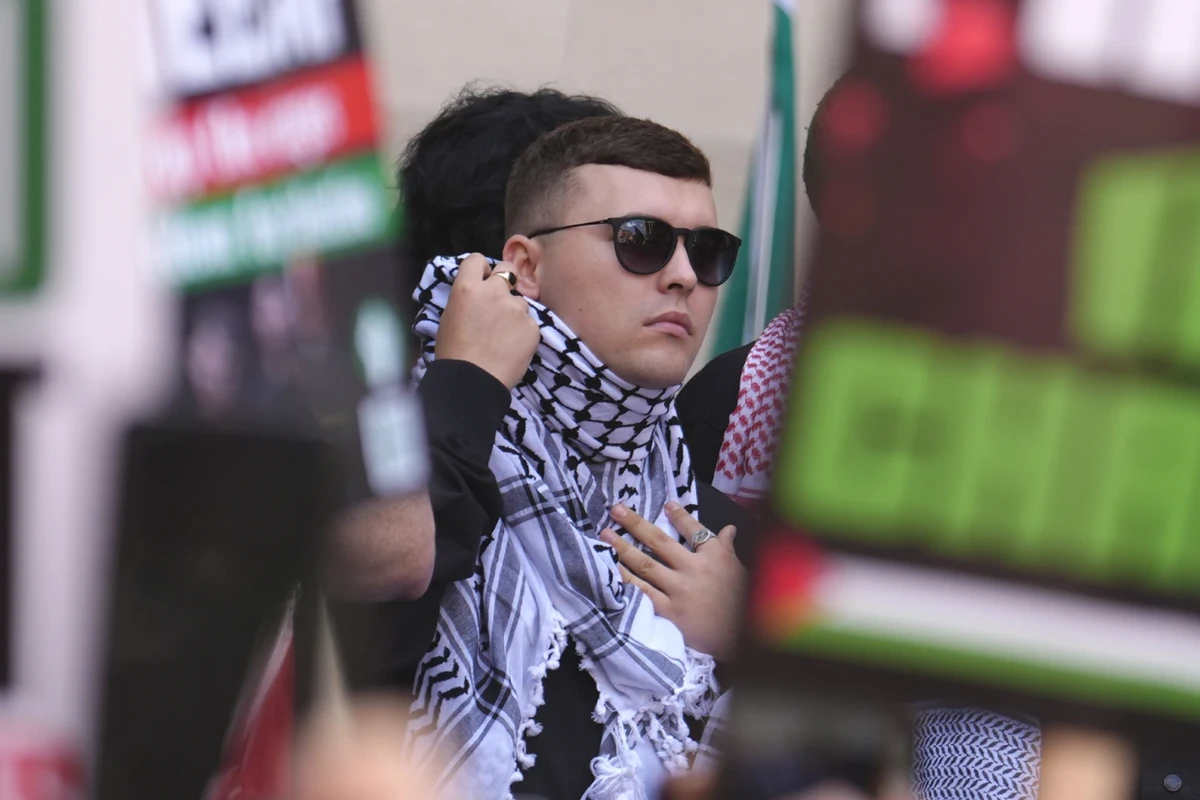 Mo Chara, du groupe Kneecap, libéré sous caution