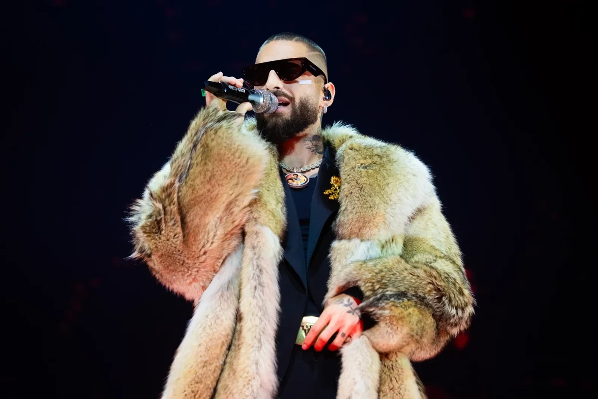 Maluma réprimande une fan venue avec un bébé sans protection auditive
