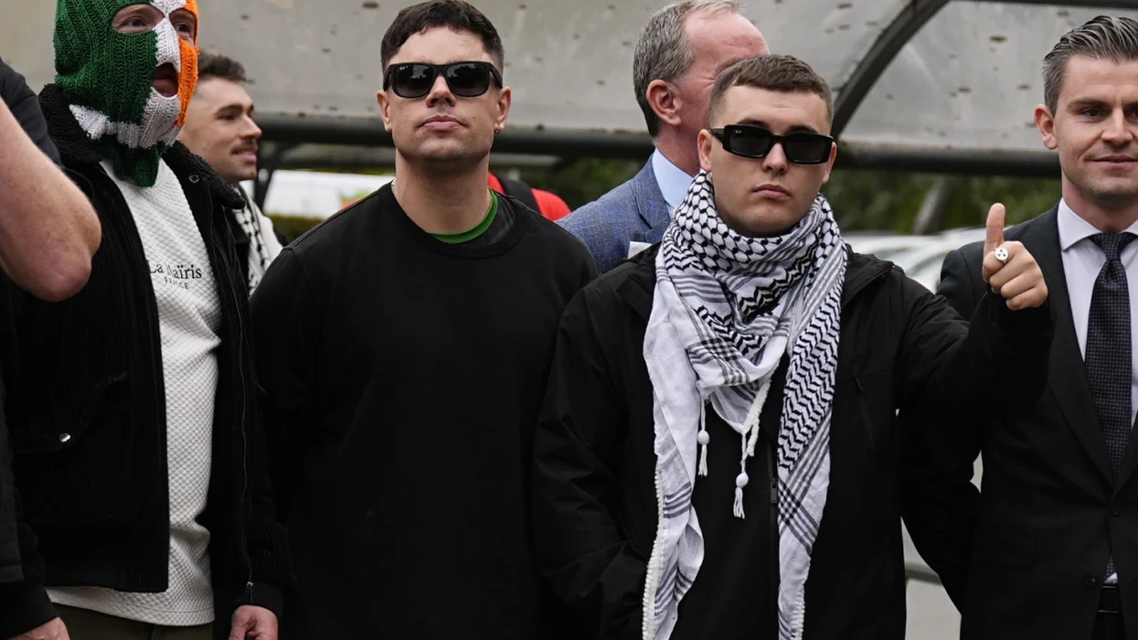 Les procureurs annulent l'accusation de Mo Chara