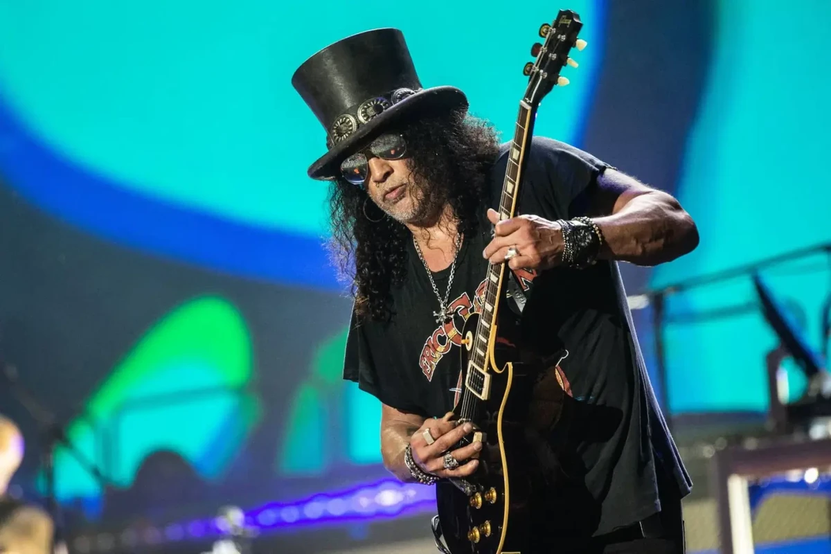 Slash dit qu'un nouvel album de Guns N' Roses «s'en vient»