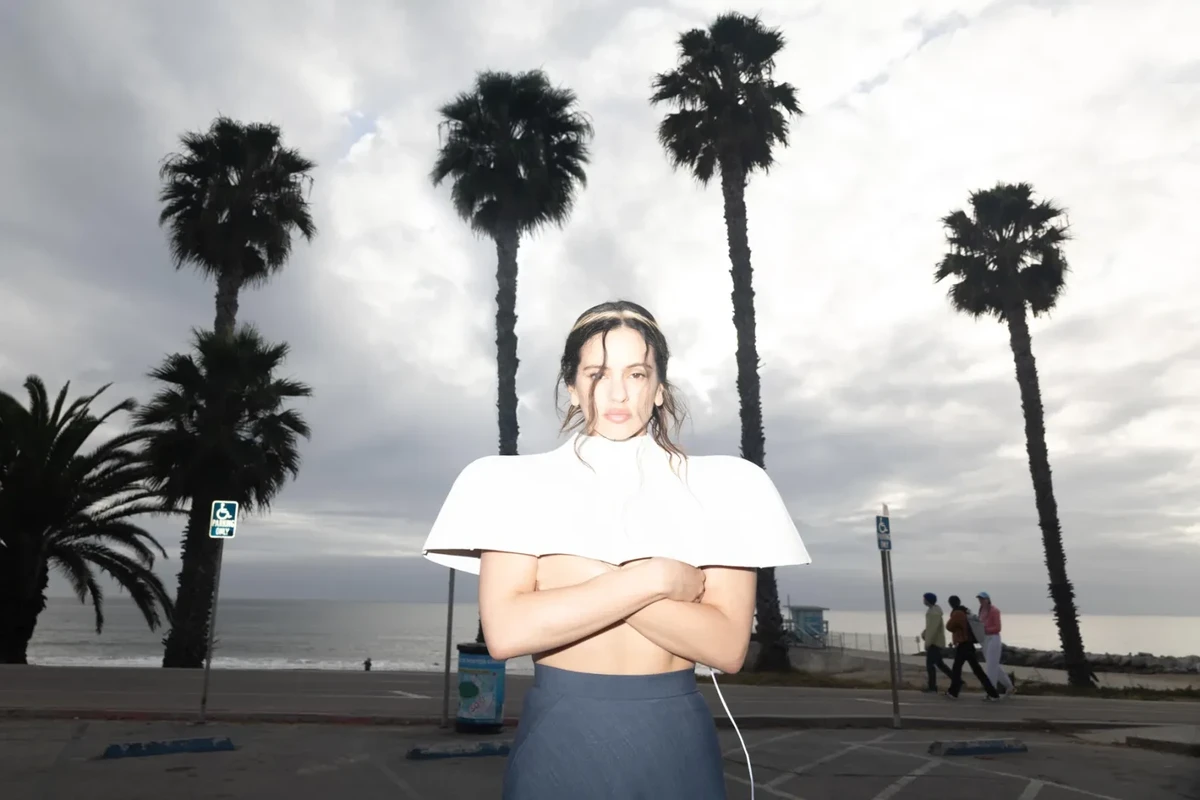 Rosalía se confronte et communie avec l'éternel sur «Lux»